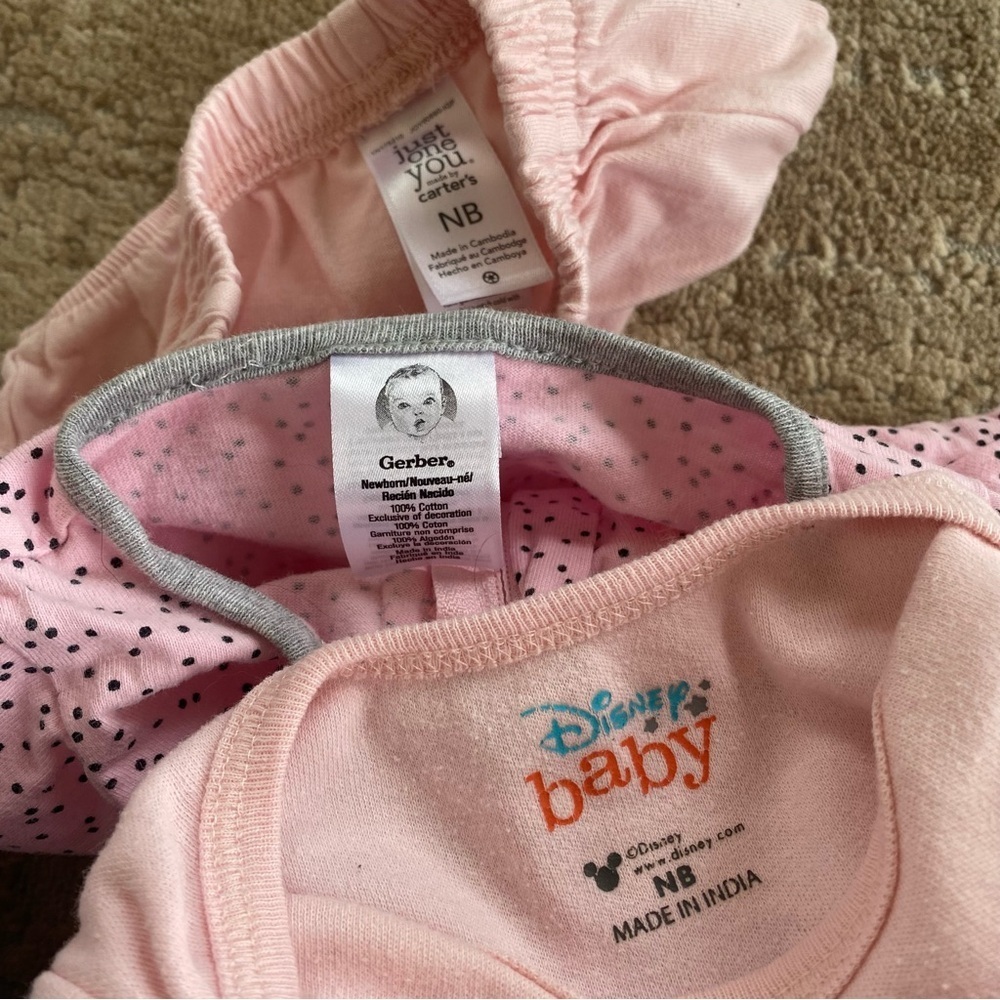 H&M/Disney/Carter’s Newborn Baby Girl Bundle of Onesies Footsie Bodysuits Pants - Picture 8 of 8